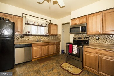 8814 Allenswood Rd, Randallstown, MD 21133 - photo 6