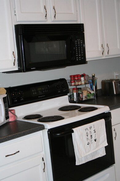 185 Lita Ln, Newmarket, NH 03857 - photo 2