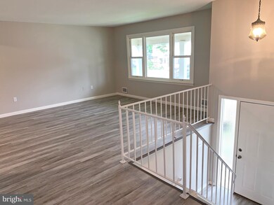 20 Hedgerow Dr, Morrisville, PA 19067 - photo 5