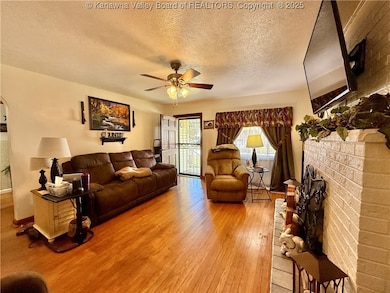 456 18th St, Dunbar, WV 25064 - photo 5