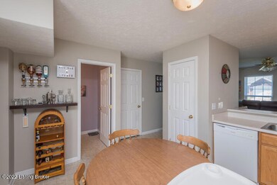 6931 Arbor Creek Dr unit 67, Louisville, KY 40228 - photo 7