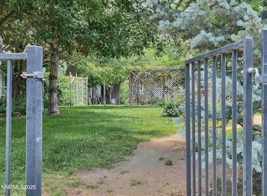 7 Gate to front