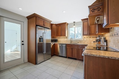 10 Eliab Latham Way, East Bridgewater, MA 02333 - photo 5