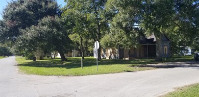 2216 Peach Ave, Bay City, TX 77414 - photo 5