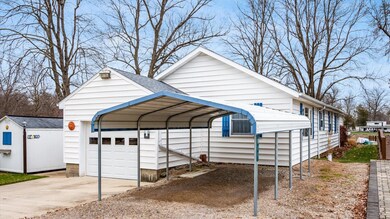 01-z 811 Maple Ave101