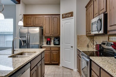 1813 Vallana Dr, Gainesville, TX 76240 - photo 3