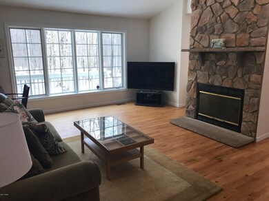 192 Aspen Dr, Milford, PA 18337 - photo 3