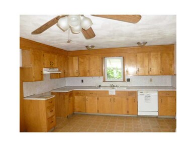 519 Laurel Hill Ave, Cranston, RI 02920 - photo 7