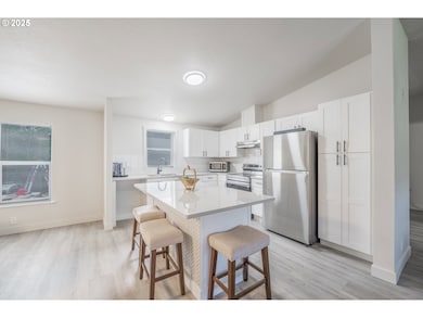 597 Barley St, Woodburn, OR 97071 - photo 6