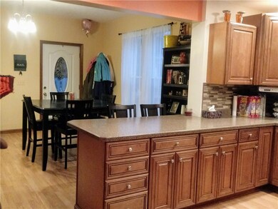 512 E Pearl St, Wapakoneta, OH 45895 - photo 6