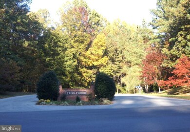 3780 Hollyberry Dr, Huntingtown, MD 20639 - photo 2