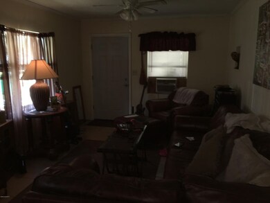 356 Living room