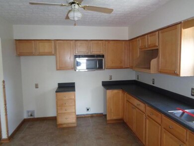 803 Chestnut St, Clifton Forge, VA 24422 - photo 6