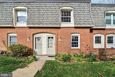 5912 Minutemen Rd unit 295, Springfield, VA 22152 - photo 2