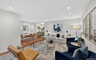 1 Toms Point Ln unit 2A, Port Washington, NY 11050 - photo 7