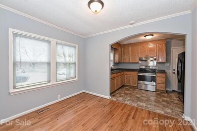 825 7th St, Statesville, NC 28677 - photo 7