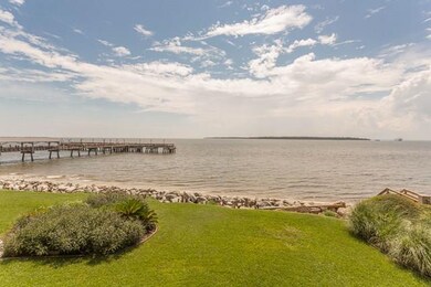 Ocean Front with quick access to the beach and pie
