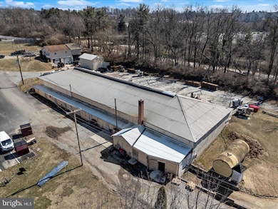 501 N Walnut Rd, Kennett Square, PA 19348 - photo 2