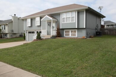 1606 Beau Dr, Raymore, MO 64083 - photo 3