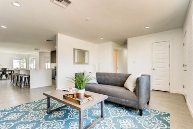Living Room 4