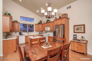 Eat-In Kitchen