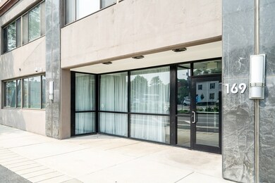 169 Monsignor Obrien Hwy unit 315, Cambridge, MA 02141 - photo 2