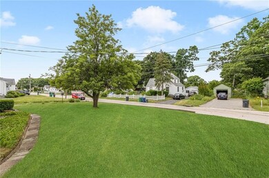 32 Edgemont St, Warwick, RI 02888 - photo 4