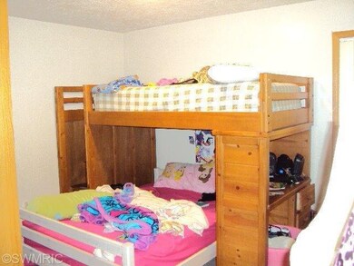 201 N Locust St unit 203, Wayland, MI 49348 - photo 6