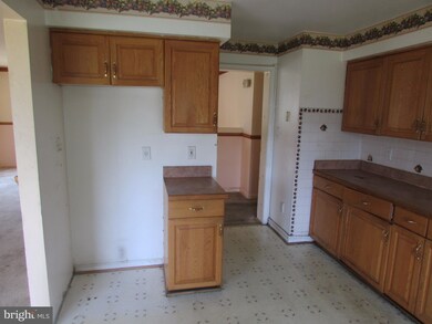 6103 Ray Ct, Hyattsville, MD 20783 - photo 7