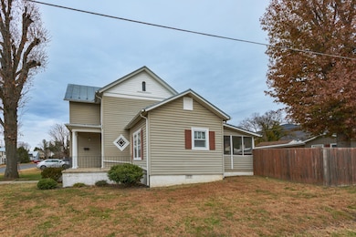 1904 Chestnut Ave, Buena Vista, VA 24416 - photo 3