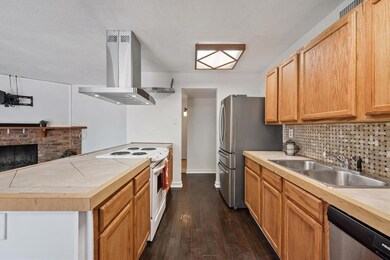 6404 Buckingham Trail, North Richland Hills, TX 76182 - photo 6