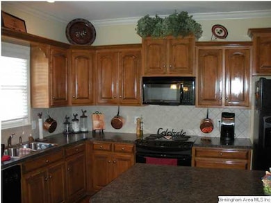 Kitchen looks brand new, great counter space