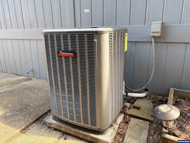 18345 NE Glisan St, Portland, OR 97230 - photo 2