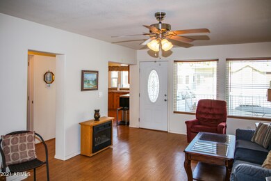 04 Family Room