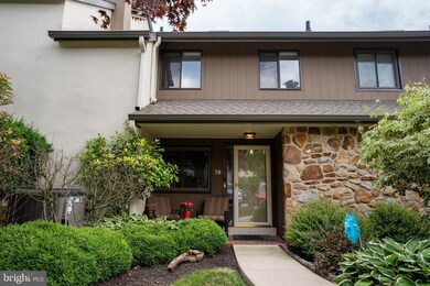 78 Oak Knoll Dr unit J78, Berwyn, PA 19312 - photo 2