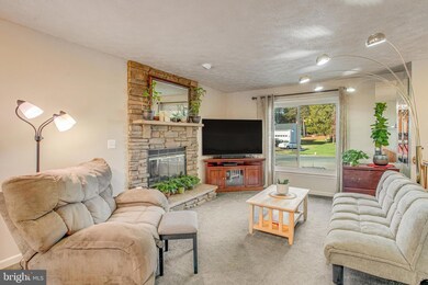 7204 Stone Crossing Dr, Fredericksburg, VA 22407 - photo 2