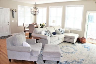 8 Candlelight Ln, Bellingham, MA 02019 - photo 4