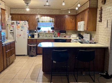 115 N Crater Creek Rd, Cache, OK 73527 - photo 2