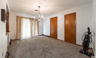 240 Northgate St, Lincoln, IL 62656 - photo 5