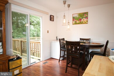 3942 Angelton Ct, Burtonsville, MD 20866 - photo 4