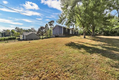 1899 Elm Leaf Dr, Clarksville, TN 37042 - photo 4