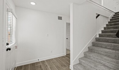 5606 Green Rise Ln, Houston, TX 77091 - photo 2