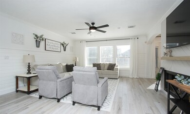 2405 San Augustine Ln, Friendswood, TX 77546 - photo 6