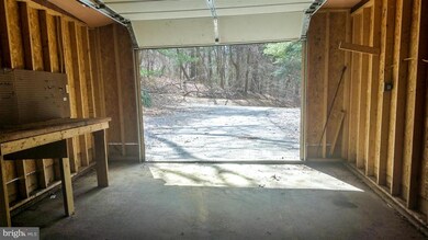 11739 Crystal Falls Dr, Smithsburg, MD 21783 - photo 4