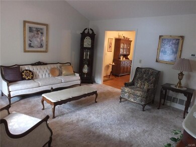 1523 Fernwood Rd, Slatington, PA 18080 - photo 2