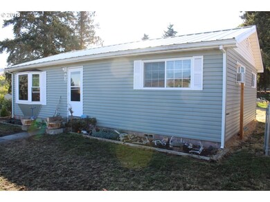 814 E 14th St, the Dalles, OR 97058 - photo 4