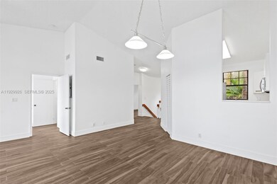 15569 Miami Lakeway N unit 20516, Hialeah, FL 33014 - photo 4