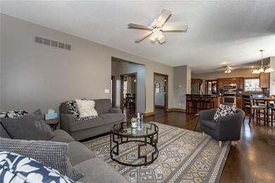 5731 Lakecrest Dr, Shawnee, KS 66218 - photo 5