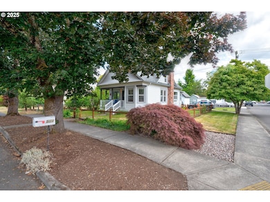 589 NW 3rd Ave, Canby, OR 97013 - photo 3