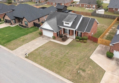 02-4524 Logan's Way-05